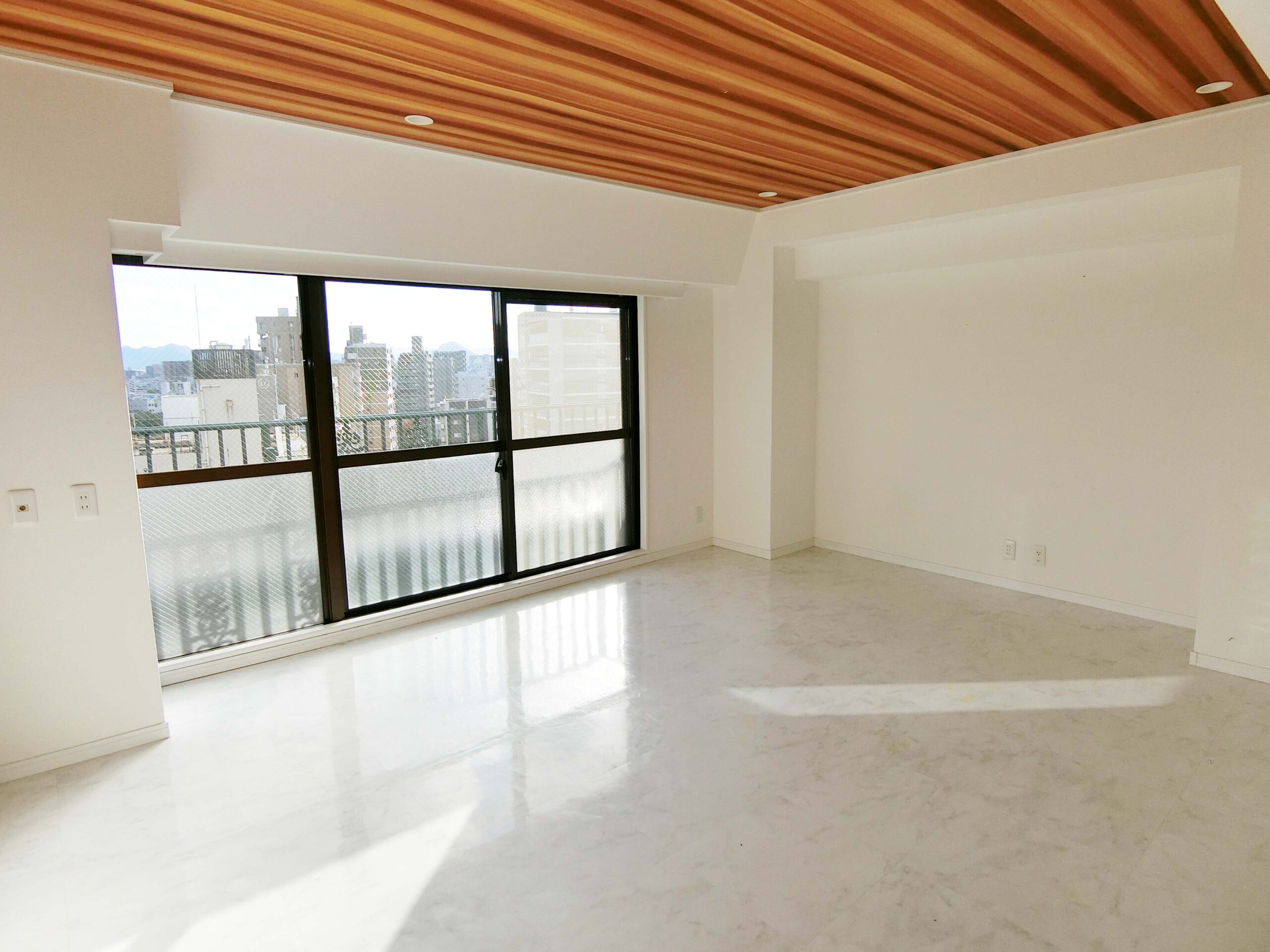 ライオンズマンション京橋川公園　14階