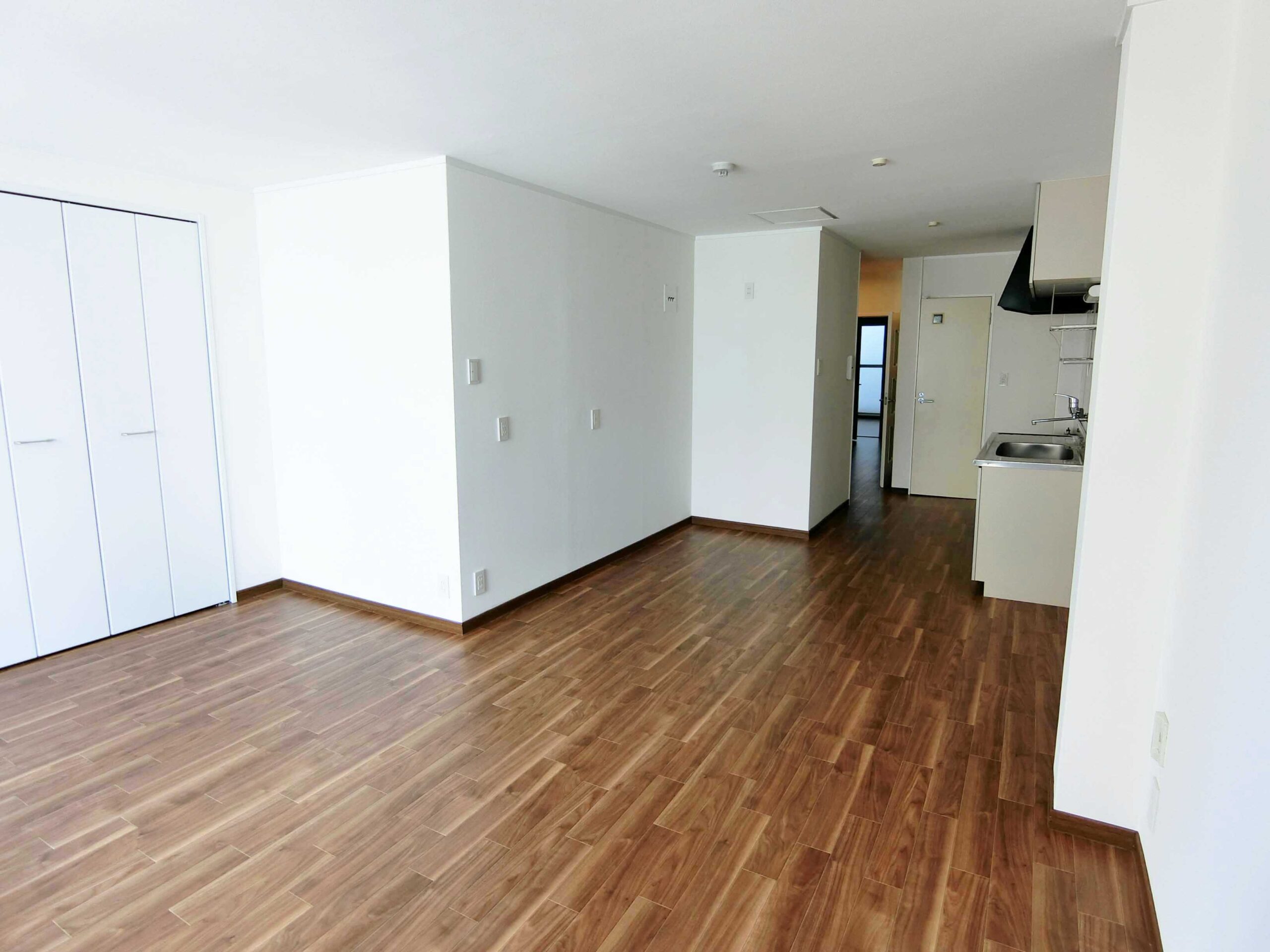 中区三川町　オセアンビル